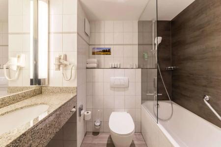 Park Inn by Radisson Köln City West - 9