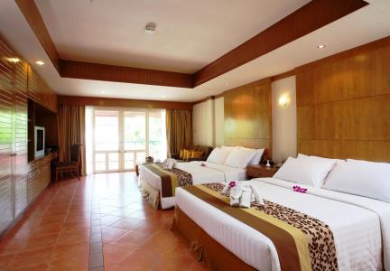 Horizon Patong Beach Resort and Spa - 3