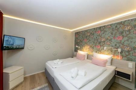 Little Suite - 48