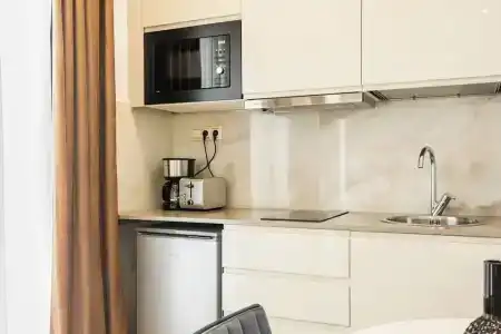 Nicholas Point and Rooms - 95