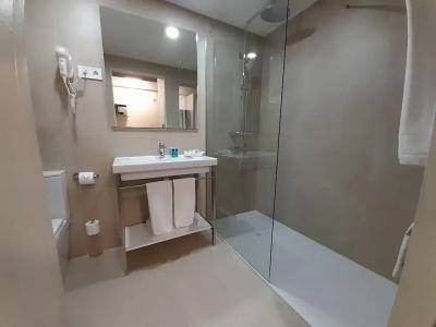 Eco Alcalá Suites - 35