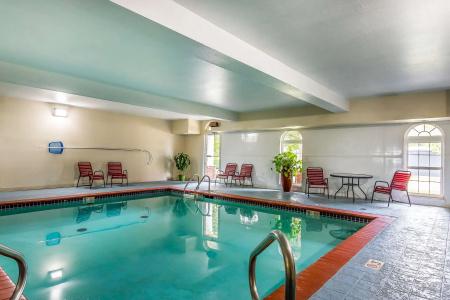 Quality Inn & Suites Chesterfield Village - 11