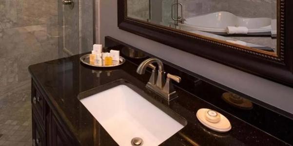 Red Coach Inn - 123