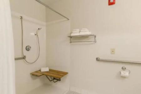 HomeTowne Studios by Red Roof Denver - Glendale/ Cherry Creek - 22