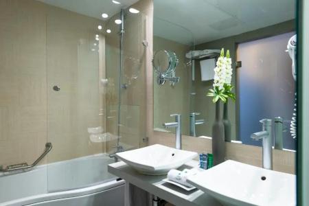 & Spa Real Ciudad De Zaragoza - 50