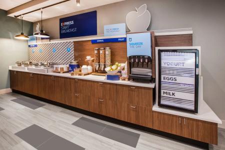 Holiday Inn Express & Suites Midlothian Turnpike, an IHG - 17