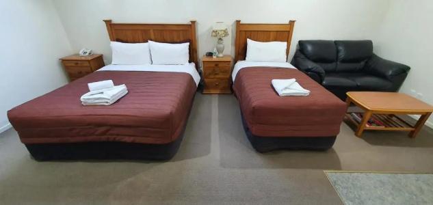 Rosewood Court - 98