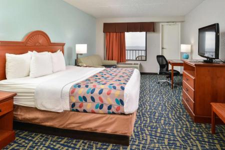 Best Western Plus Holiday Sands Inn & Suites - 84