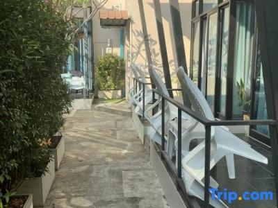 Loma Place - 23