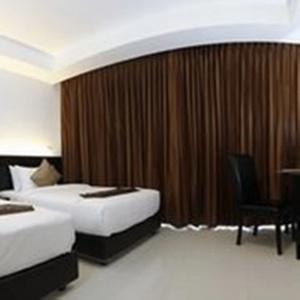 Nai Yang Beach Resort and Spa - 8