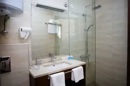 Corner Inn - 10