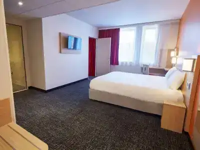 Premiere Classe Clermont Ferrand Centre - 36