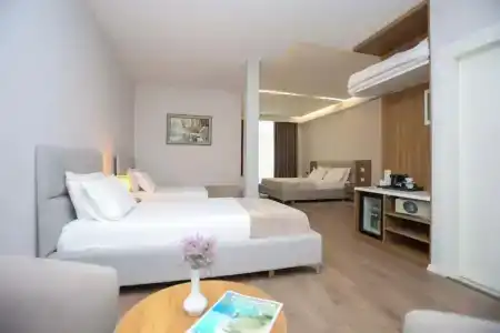 Vlora International - 51