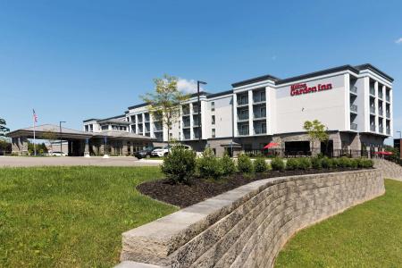 Hilton Garden Inn East - 25
