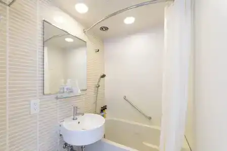 Nishitetsu Resort Inn Naha - 8