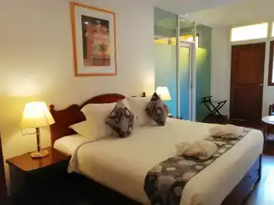 Heeren Straits - 137