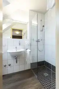 Stadthotel - 8