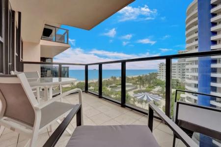 The Alexander All Suites - 432
