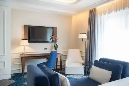 Boutique La Roche - 43