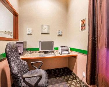 Quality Inn & Suites - 11