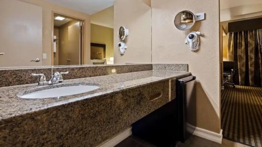 Best Western Royal Sun Inn & Suites - 72