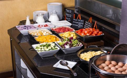 Courtyard by Marriott Prague City - 12