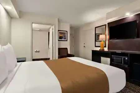 Quality Inn - 22