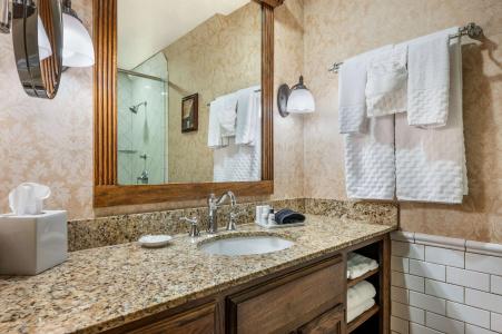 Best Western Premier Mariemont Inn - 43