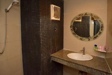 Royal Express Inn - 7