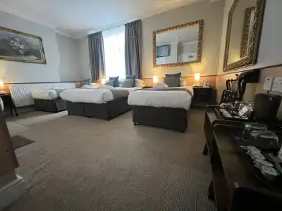 Tudor Court - 19