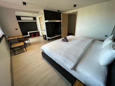 Prime Town - Posh & Port Phuket - 28