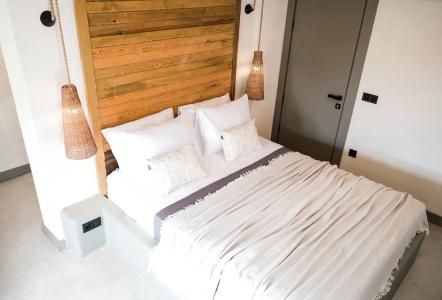 Derin Konak - Adults Only +12 - 53