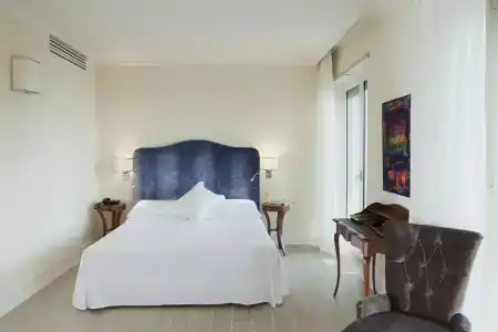 Riviera & Maximilian's - 3