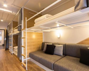 Bed One Block Hostel - 3