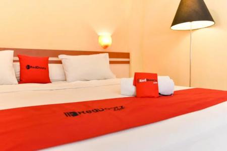 RedDoorz Plus near Mall Bali Galeria 2 - 22