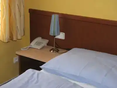 ApartAustria Suites - 4
