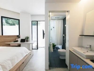 Lloyd's Inn (SG Clean, Staycation Approved) - 66