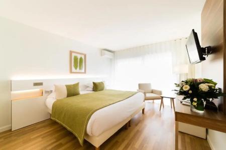 Hôtel Hélios - 79