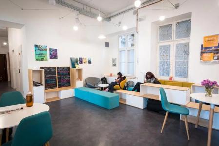 Avenue Hostel - 10