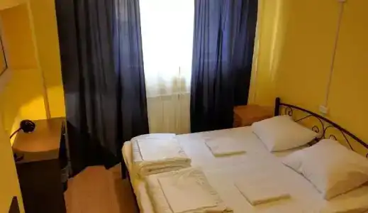 Pallet Hostel - 1