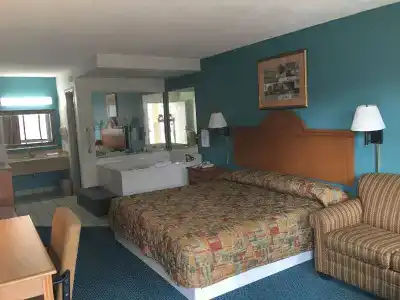 Executive Inn - 3