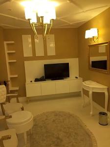 Golden Pearl Boutique - 34