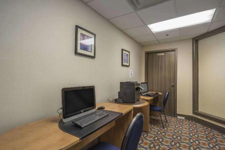DoubleTree by Hilton North - 3