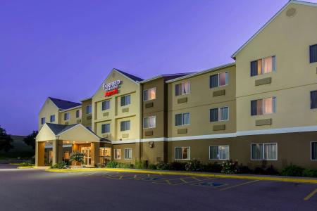 Fairfield Inn & Suites - 17
