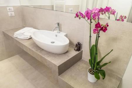 Home Boutique Luxury & Design - 31