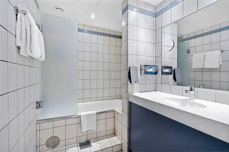 Best Western Plus Airport - 48