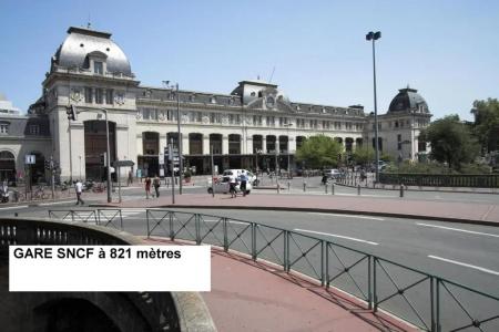 Ours Blanc - Place Victor Hugo - 58