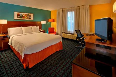 Fairfield Inn & Suites - 18