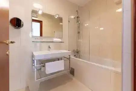 The Residence - 285