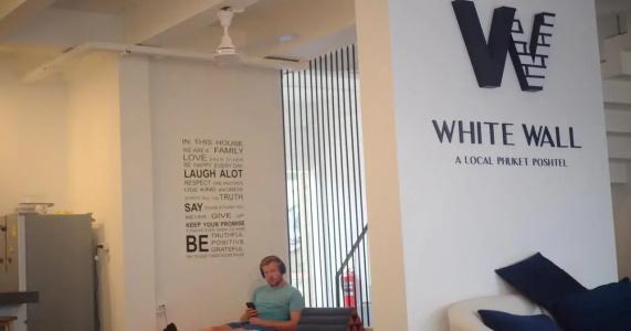 White Wall Poshtel - 7